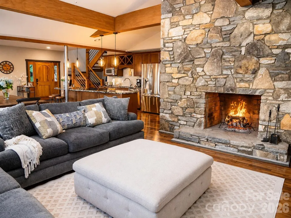 425 Flat Top Mountain Road Fairview, NC 28730