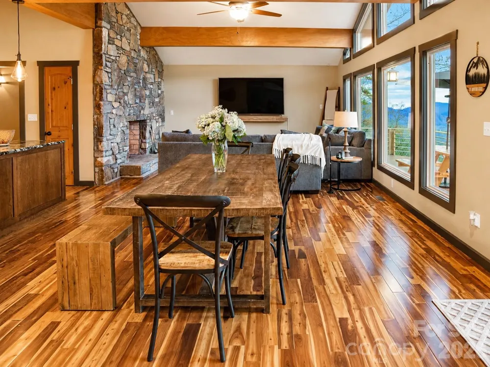 425 Flat Top Mountain Road Fairview, NC 28730