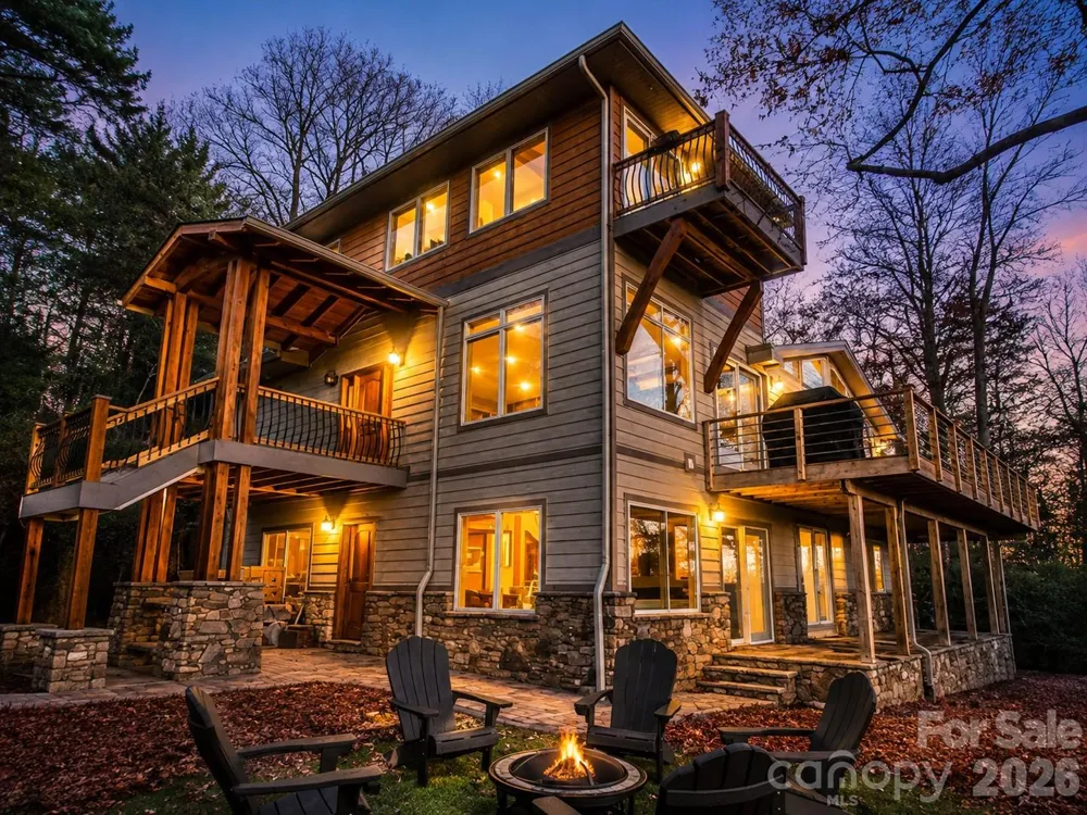 425 Flat Top Mountain Road Fairview, NC 28730