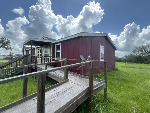 268 W Oaks Victoria, TX 77905