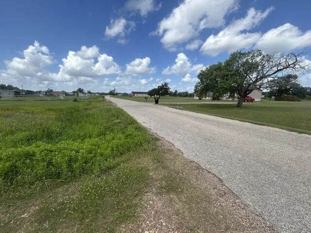268 W Oaks Victoria, TX 77905