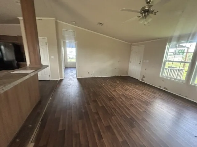 268 W Oaks Victoria, TX 77905