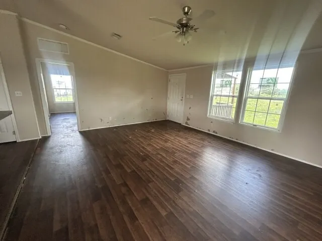 268 W Oaks Victoria, TX 77905