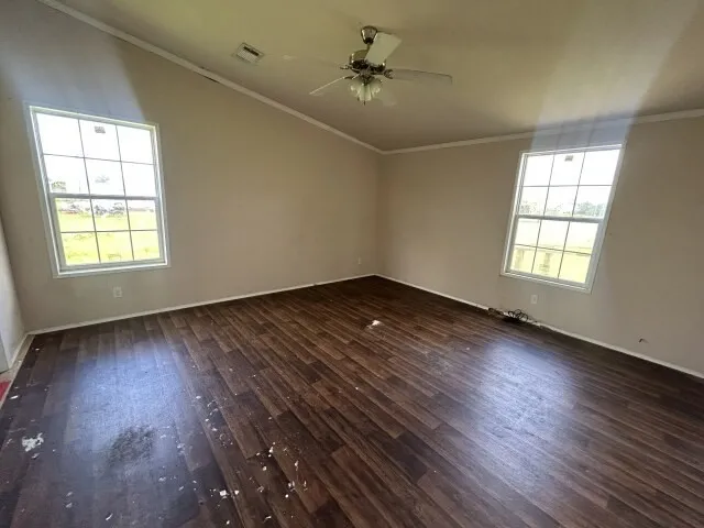 268 W Oaks Victoria, TX 77905