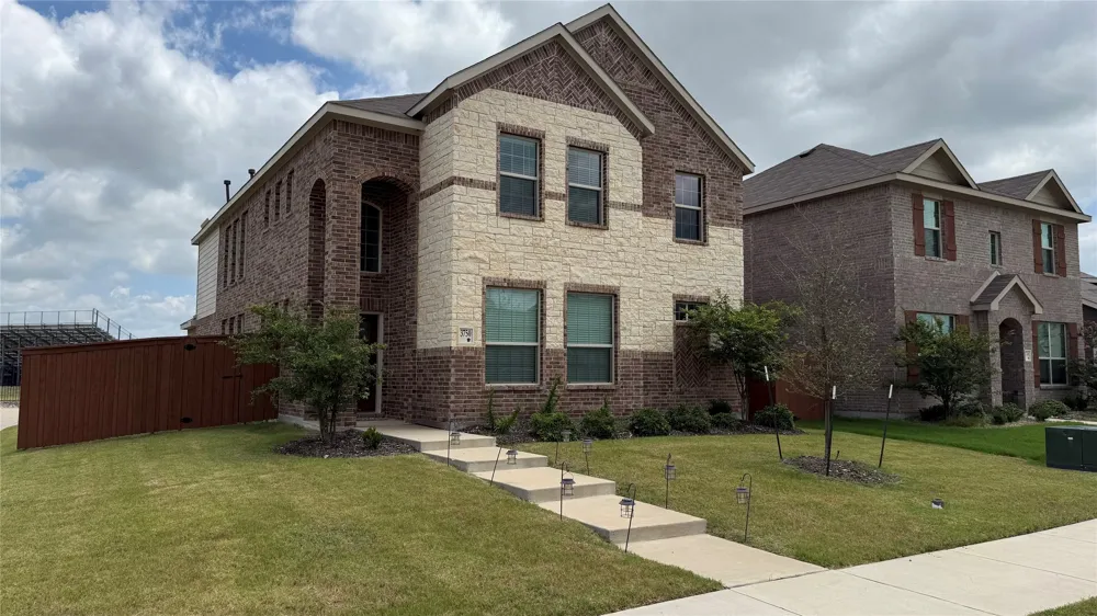 3750 Honey Daisy Drive Crandall, TX 75114