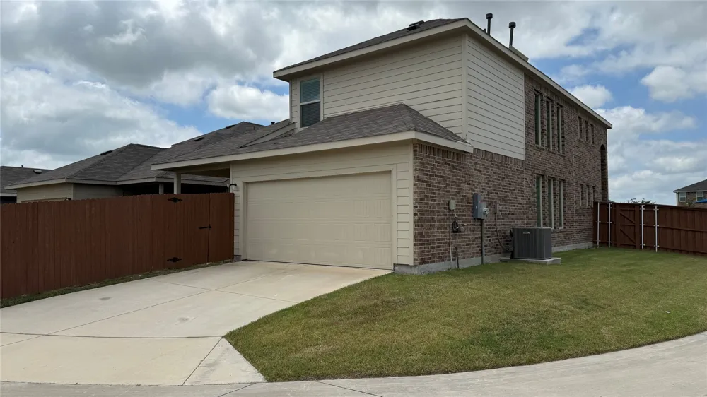 3750 Honey Daisy Drive Crandall, TX 75114