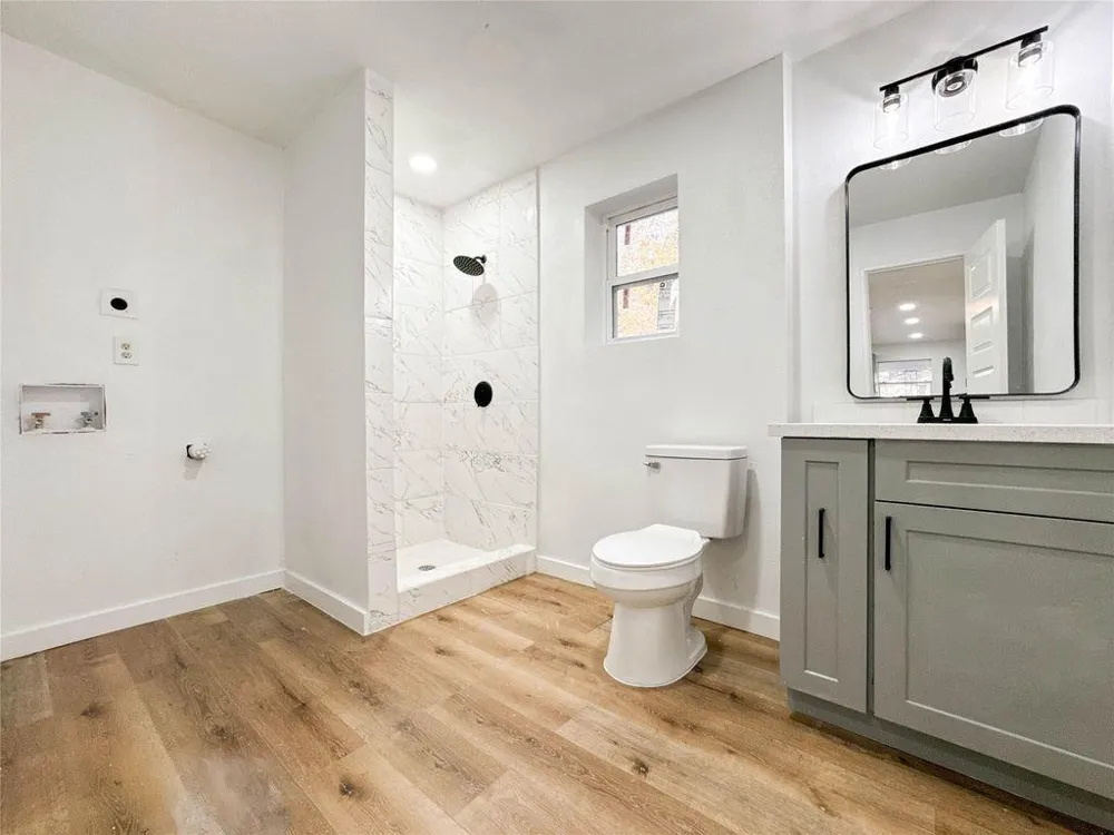 2223 San Antonio Pearland, TX 77581