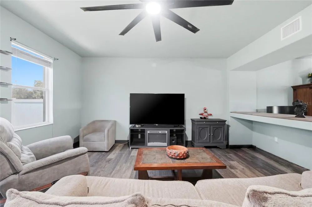 2203 BLACKWOOD DRIVE Mulberry, FL 33860