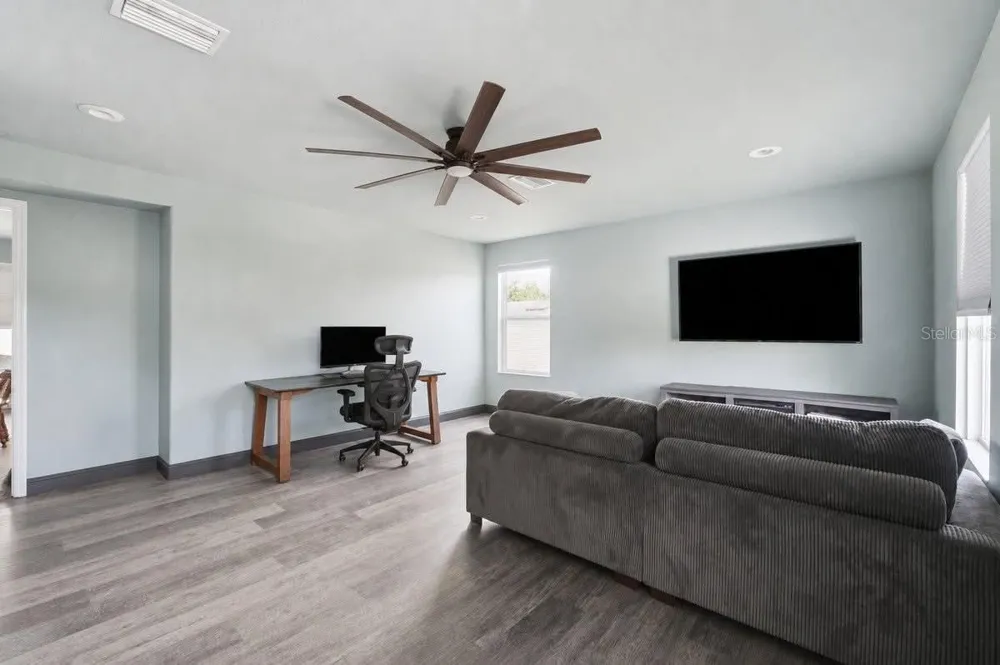2203 BLACKWOOD DRIVE Mulberry, FL 33860