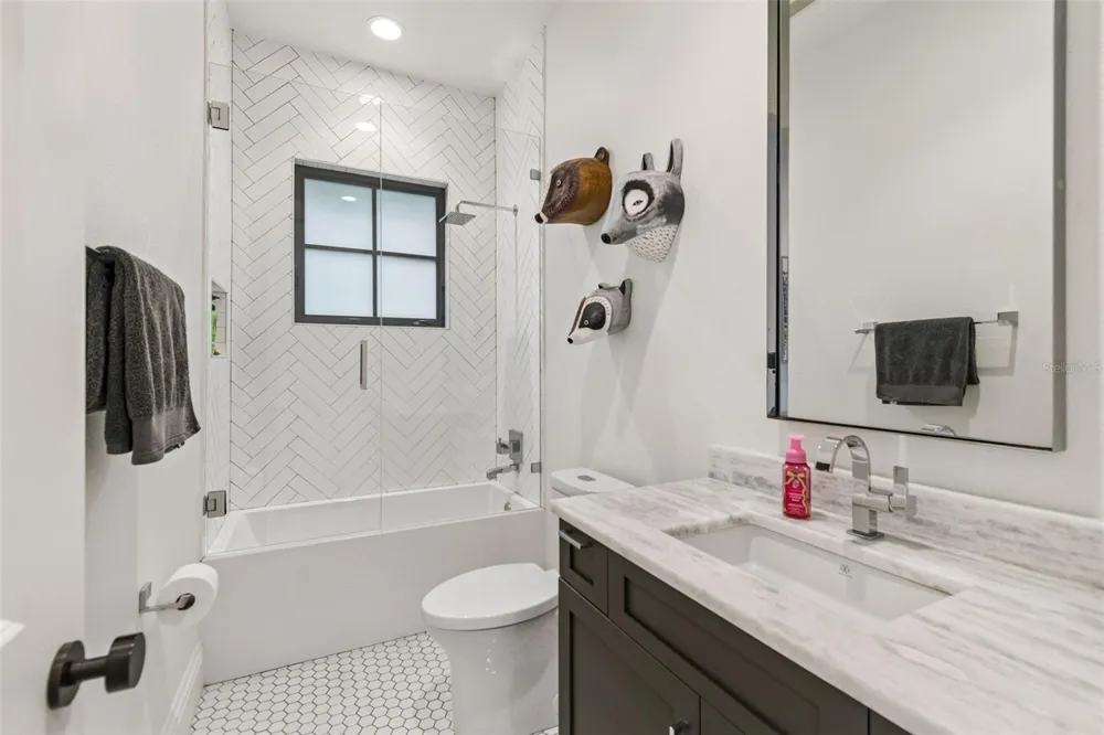 5811 MARINER STREET Tampa, FL 33609