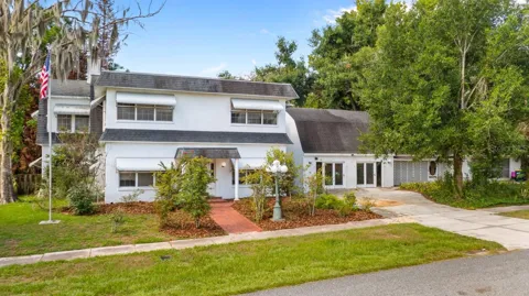 127 E LAUREL AVENUE