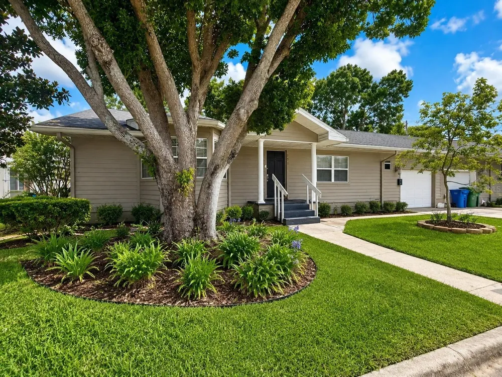 702 AVENUE H NE Winter Haven, FL 33881