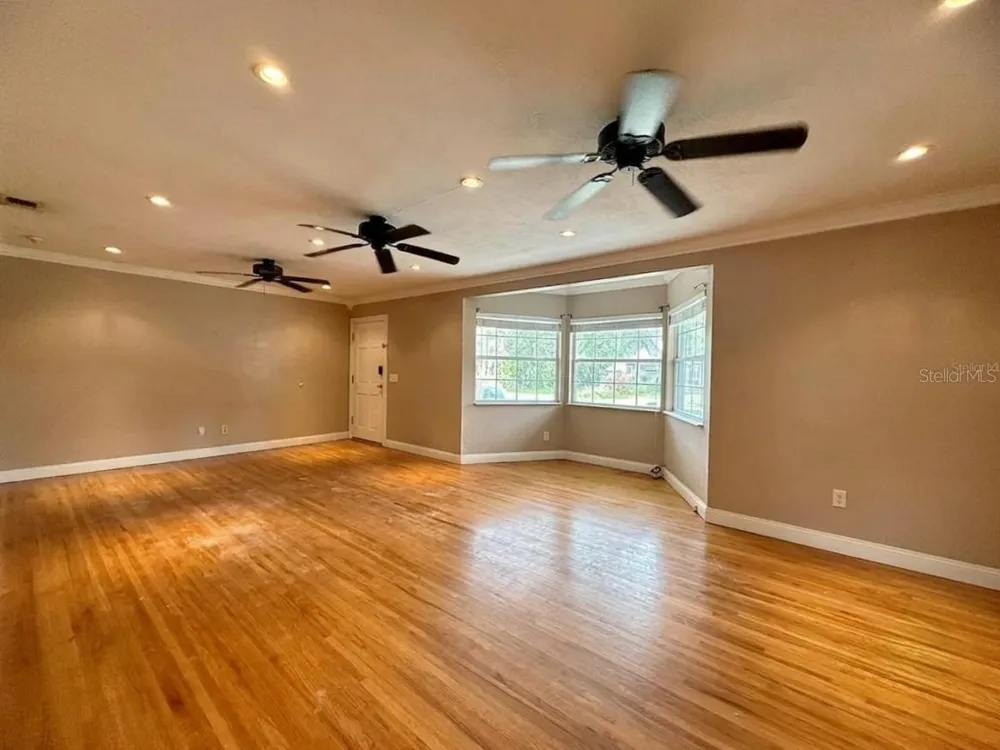 702 AVENUE H NE Winter Haven, FL 33881