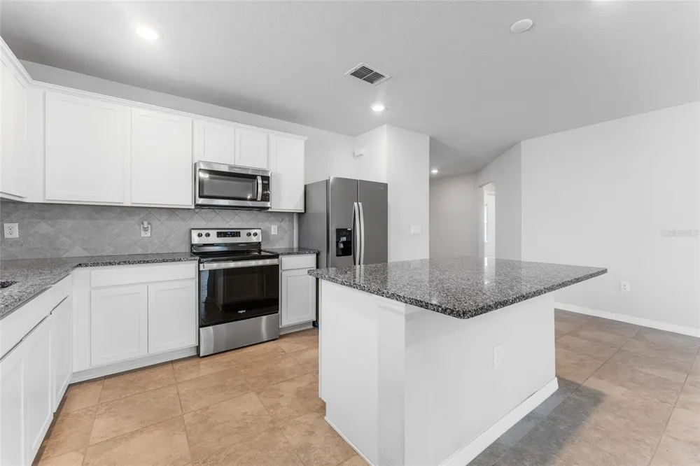 9642 SUMMERS CAY CIRCLE Thonotosassa, FL 33592