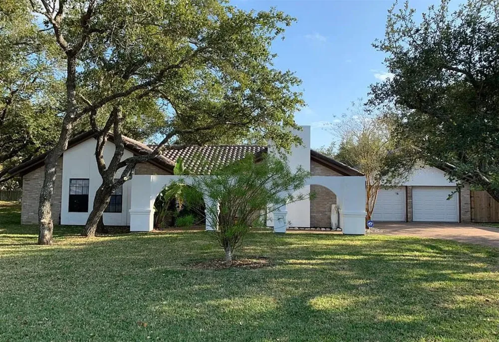 3111 Traylor Boulevard Rockport, TX 78382