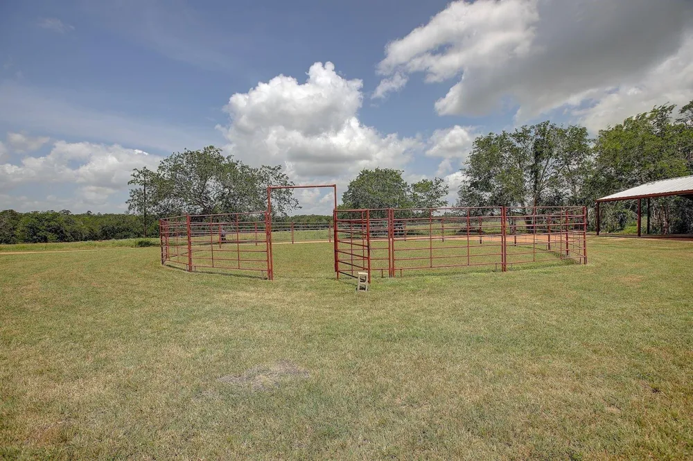 4838 Rocky Creek Road La Grange, TX 78945