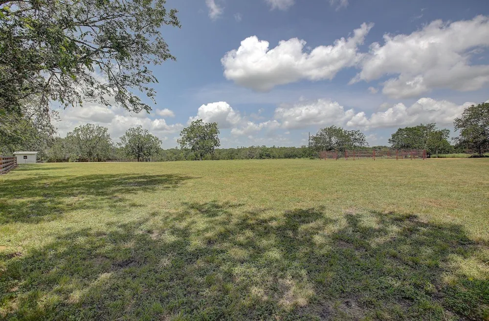 4838 Rocky Creek Road La Grange, TX 78945