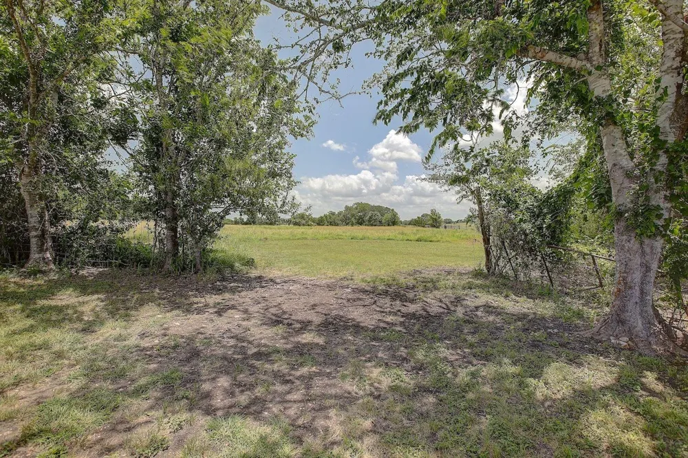 4838 Rocky Creek Road La Grange, TX 78945