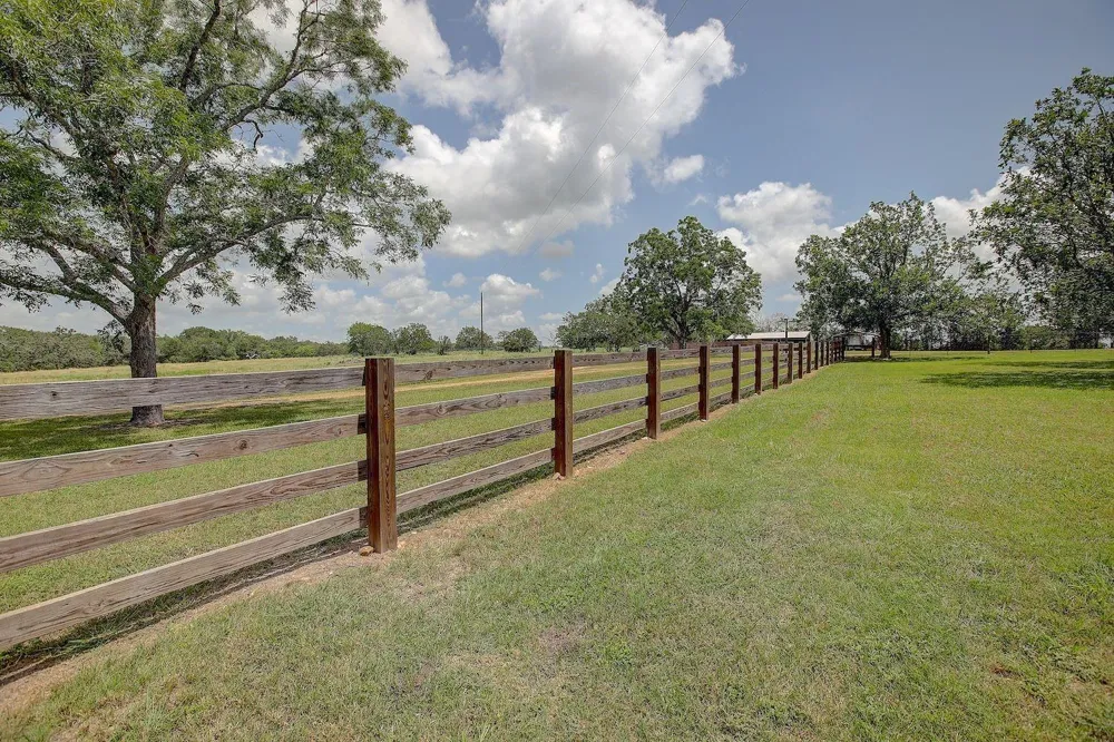 4838 Rocky Creek Road La Grange, TX 78945