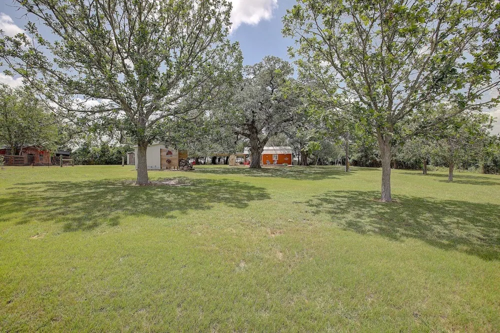4838 Rocky Creek Road La Grange, TX 78945