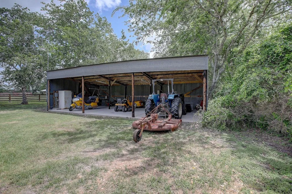 4838 Rocky Creek Road La Grange, TX 78945