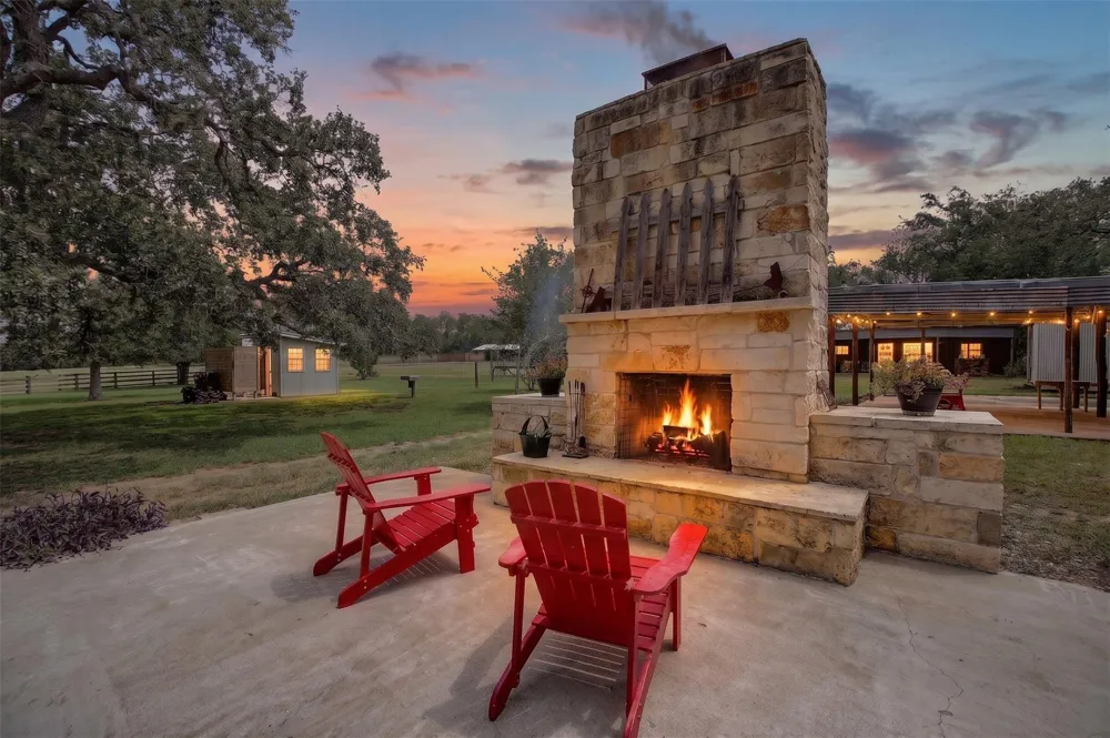4838 Rocky Creek Road La Grange, TX 78945