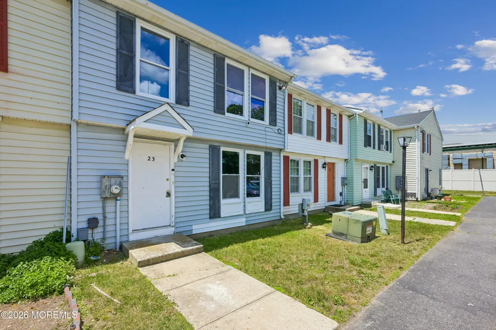 23 Theresa Court Galloway, NJ 08205