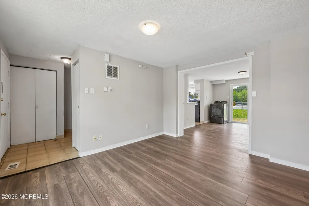 23 Theresa Court Galloway, NJ 08205