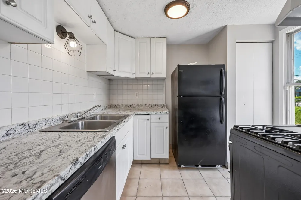 23 Theresa Court Galloway, NJ 08205