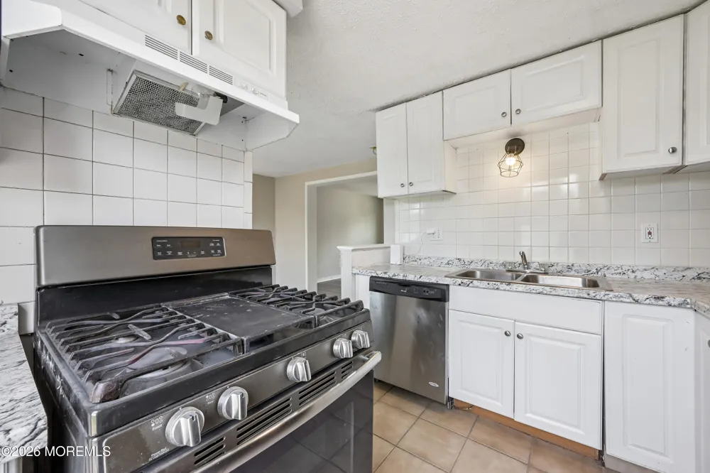 23 Theresa Court Galloway, NJ 08205