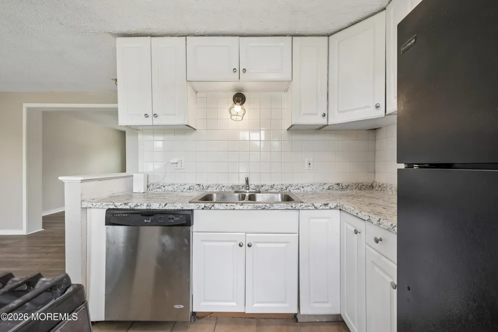 23 Theresa Court Galloway, NJ 08205