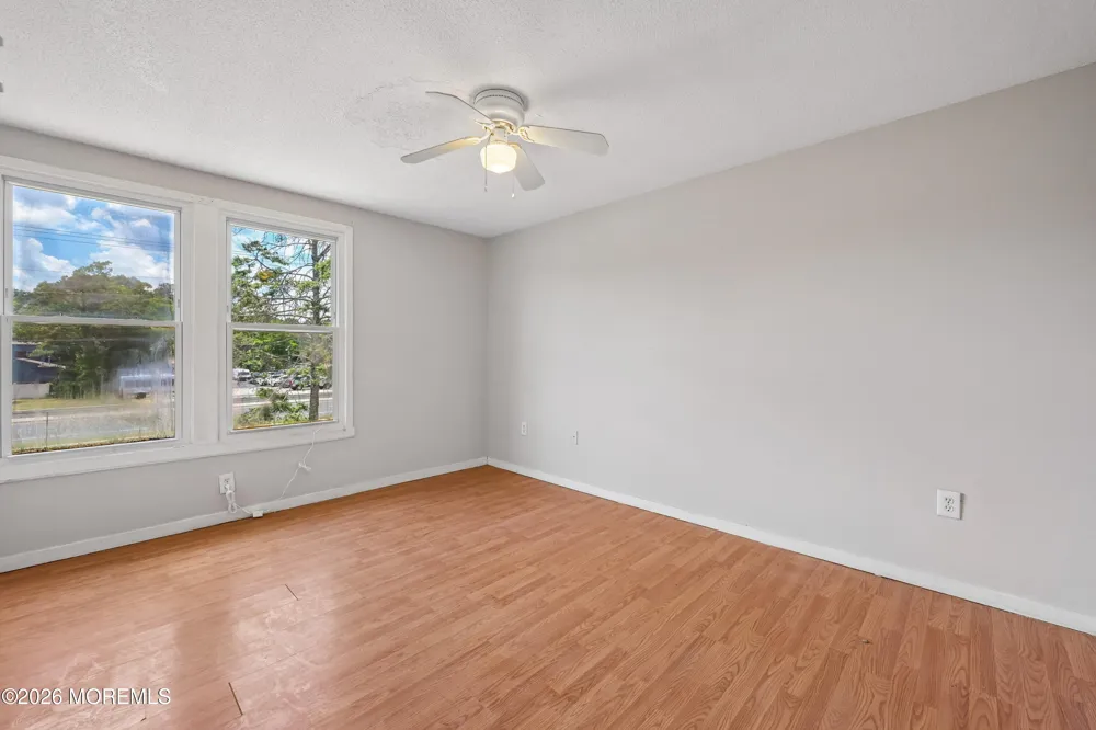 23 Theresa Court Galloway, NJ 08205