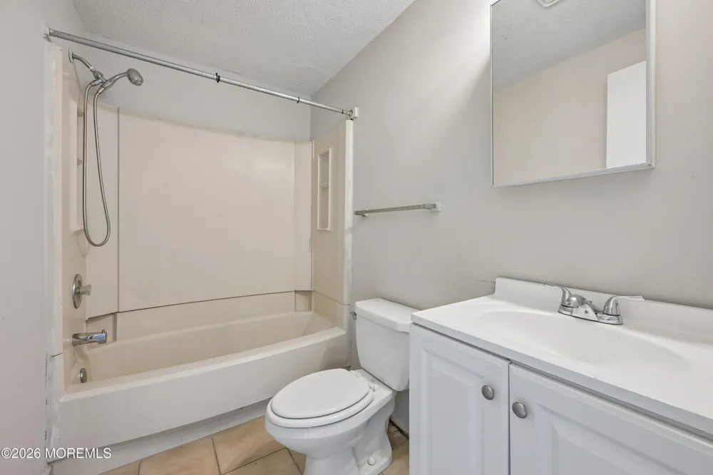 23 Theresa Court Galloway, NJ 08205