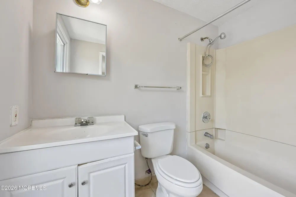 23 Theresa Court Galloway, NJ 08205