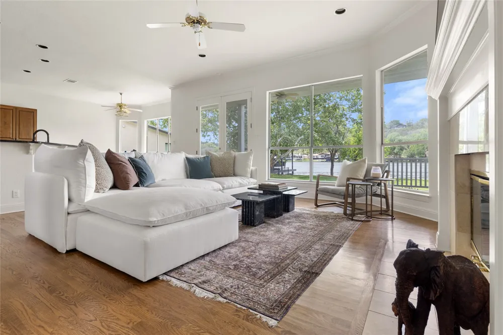 3100 Rivercrest Drive Austin, TX 78746