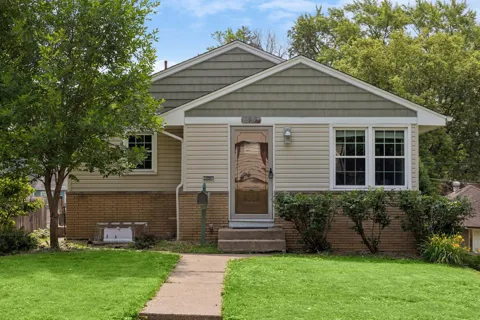 3919 Tyler Street NE