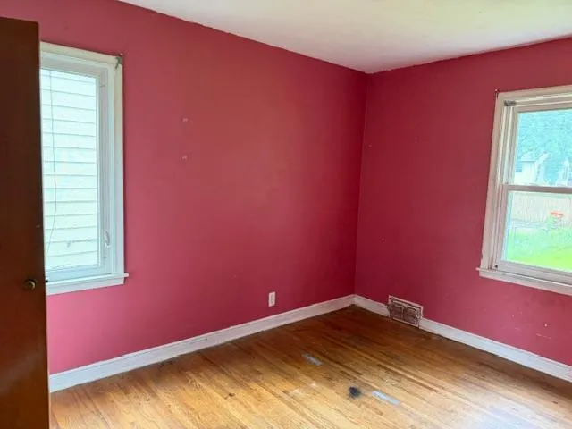132 Richmond Street E South Saint Paul, MN 55075