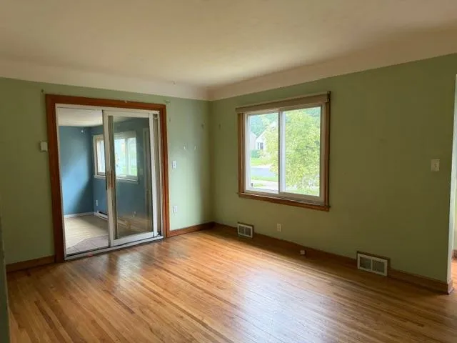 132 Richmond Street E South Saint Paul, MN 55075