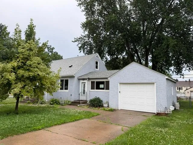 132 Richmond Street E South Saint Paul, MN 55075