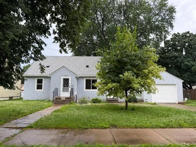 132 Richmond Street E South Saint Paul, MN 55075