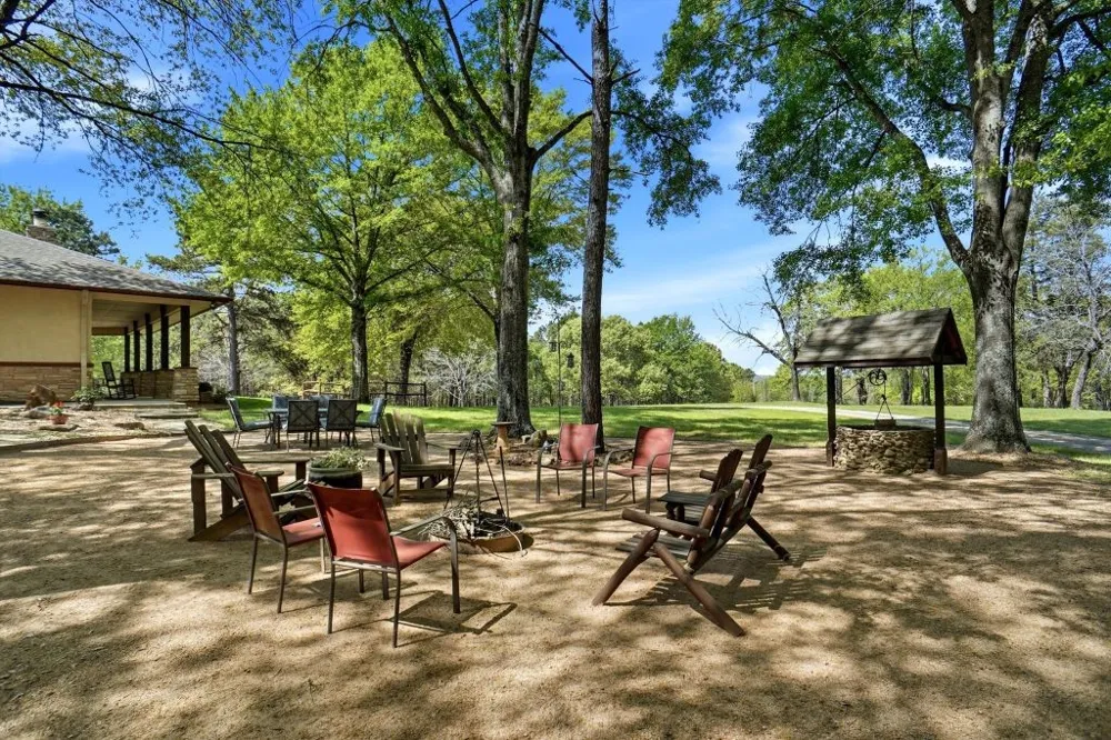 1773 CR 2540 Mineola, TX 75773