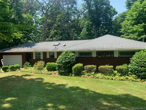 9 Dogwood Hill Road