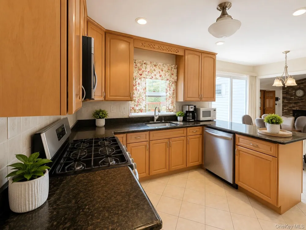 10 Tioken Road Spring Valley, NY 10977