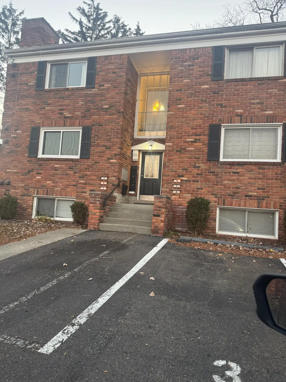 31831 Grand River Avenue #3 Farmington, MI 48336
