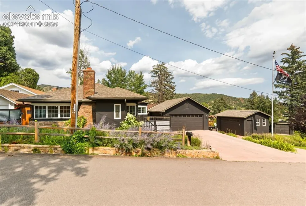 210 Mesa Avenue Manitou Springs, CO 80829