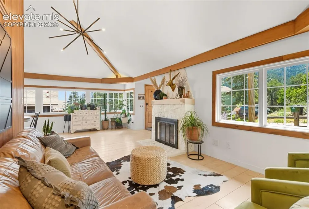 210 Mesa Avenue Manitou Springs, CO 80829