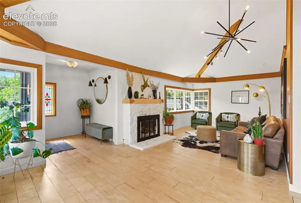 210 Mesa Avenue Manitou Springs, CO 80829