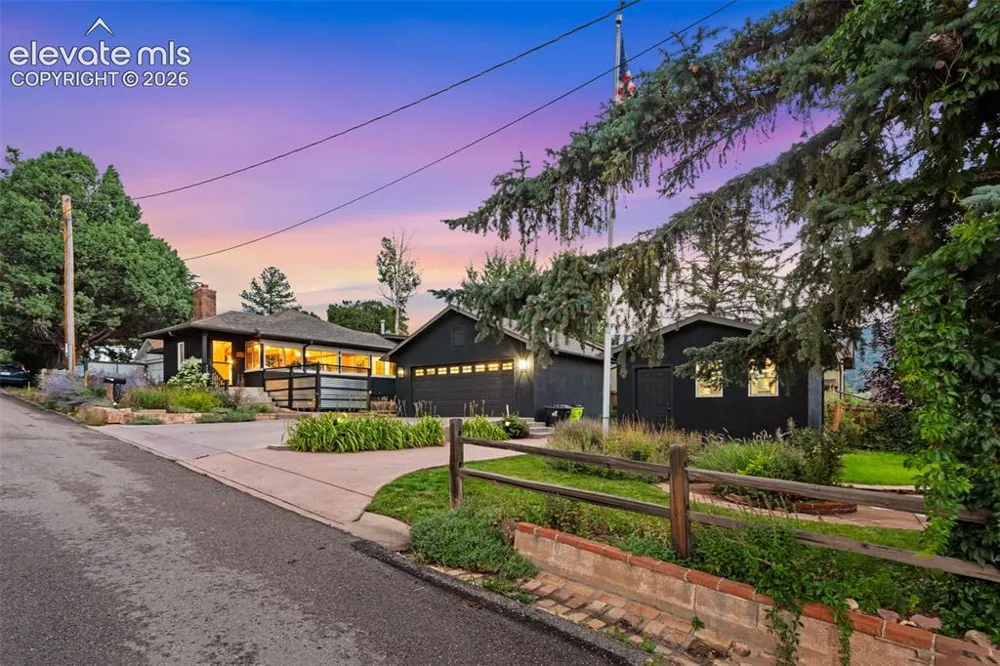 210 Mesa Avenue Manitou Springs, CO 80829