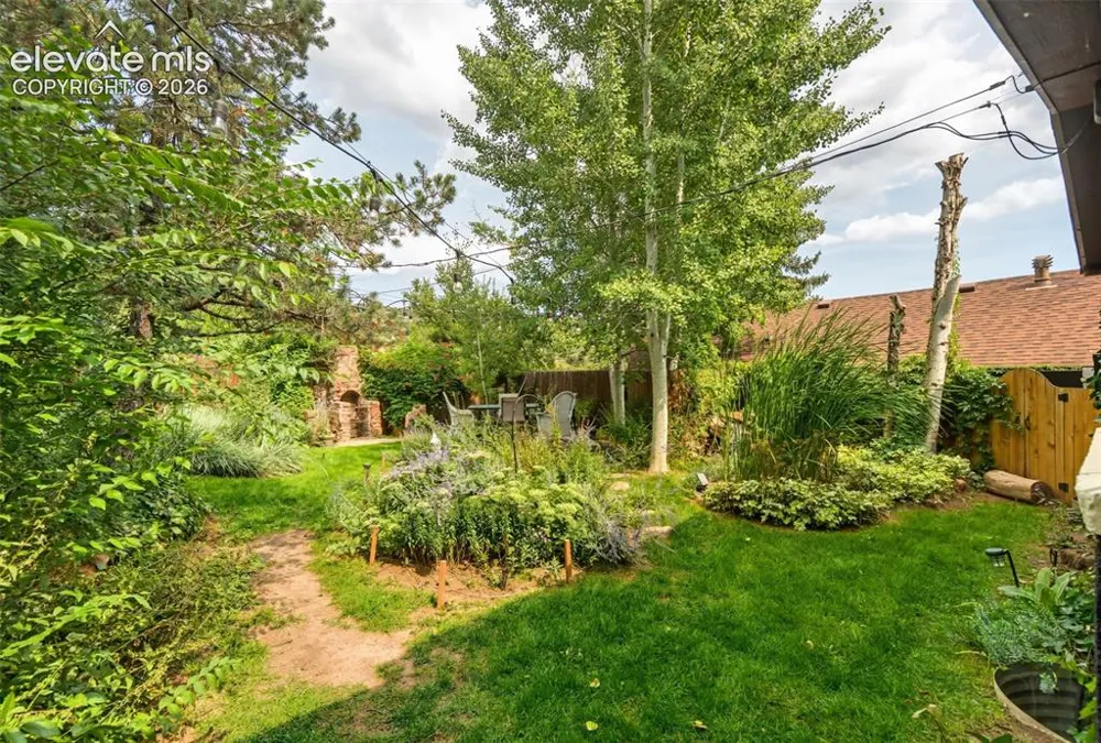 210 Mesa Avenue Manitou Springs, CO 80829