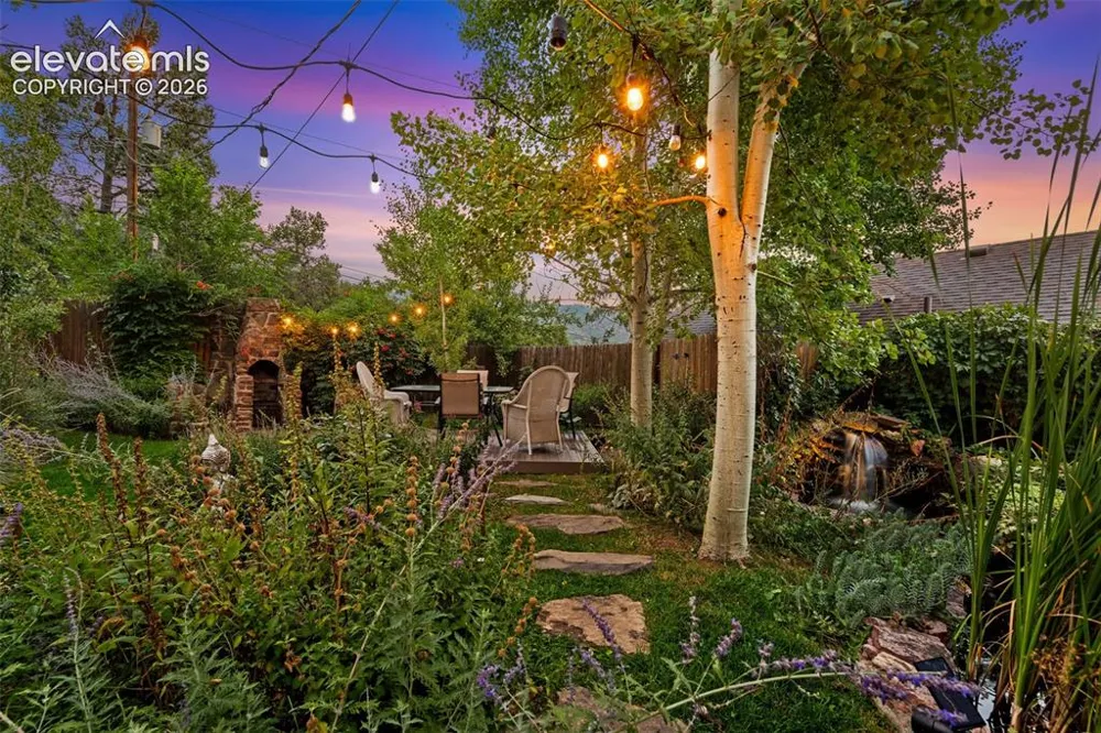 210 Mesa Avenue Manitou Springs, CO 80829